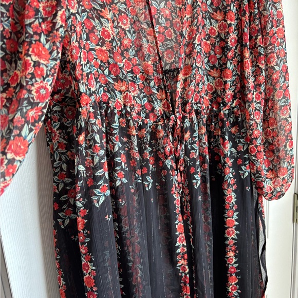 Torrid Black and Red Floral kimono - Picture 3 of 4